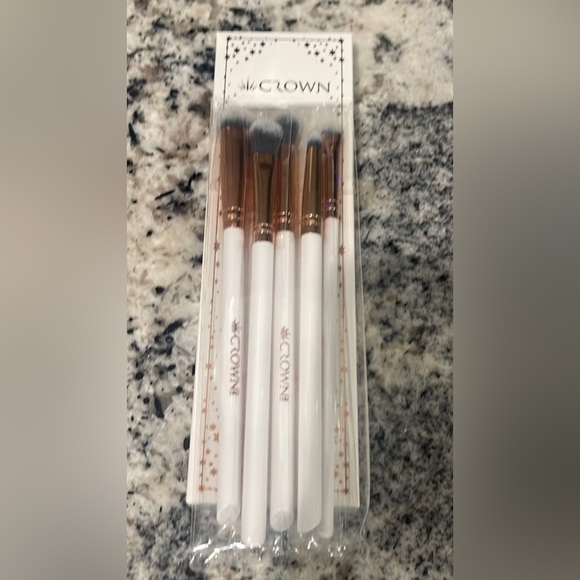 NIB Crown 5 Piece Luxe Brush Set - Picture 4 of 5